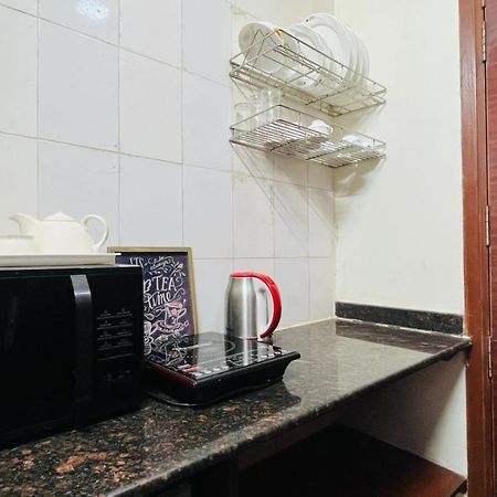 Bluo Cozy Studio With Balcony - Green Park Hkv Apartment New Delhi Ngoại thất bức ảnh