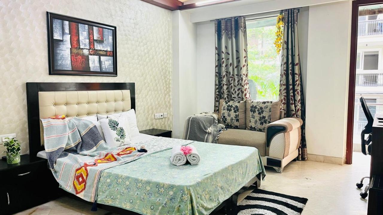 Bluo Cozy Studio With Balcony - Green Park Hkv Apartment New Delhi Ngoại thất bức ảnh